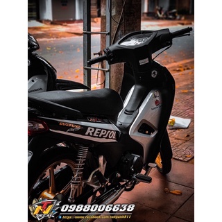 Tem Repsol dán xe đen