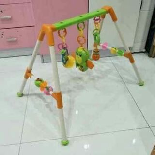 Ke chu A cho be nha ban
