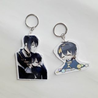 Combo 2 huy hiệu, 8 móc khóa, 1 sticker