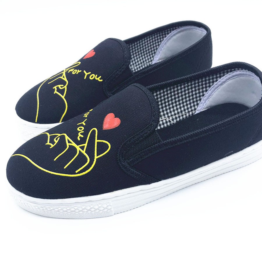 Giày slip on vải thả tim màu đen Koin VV201