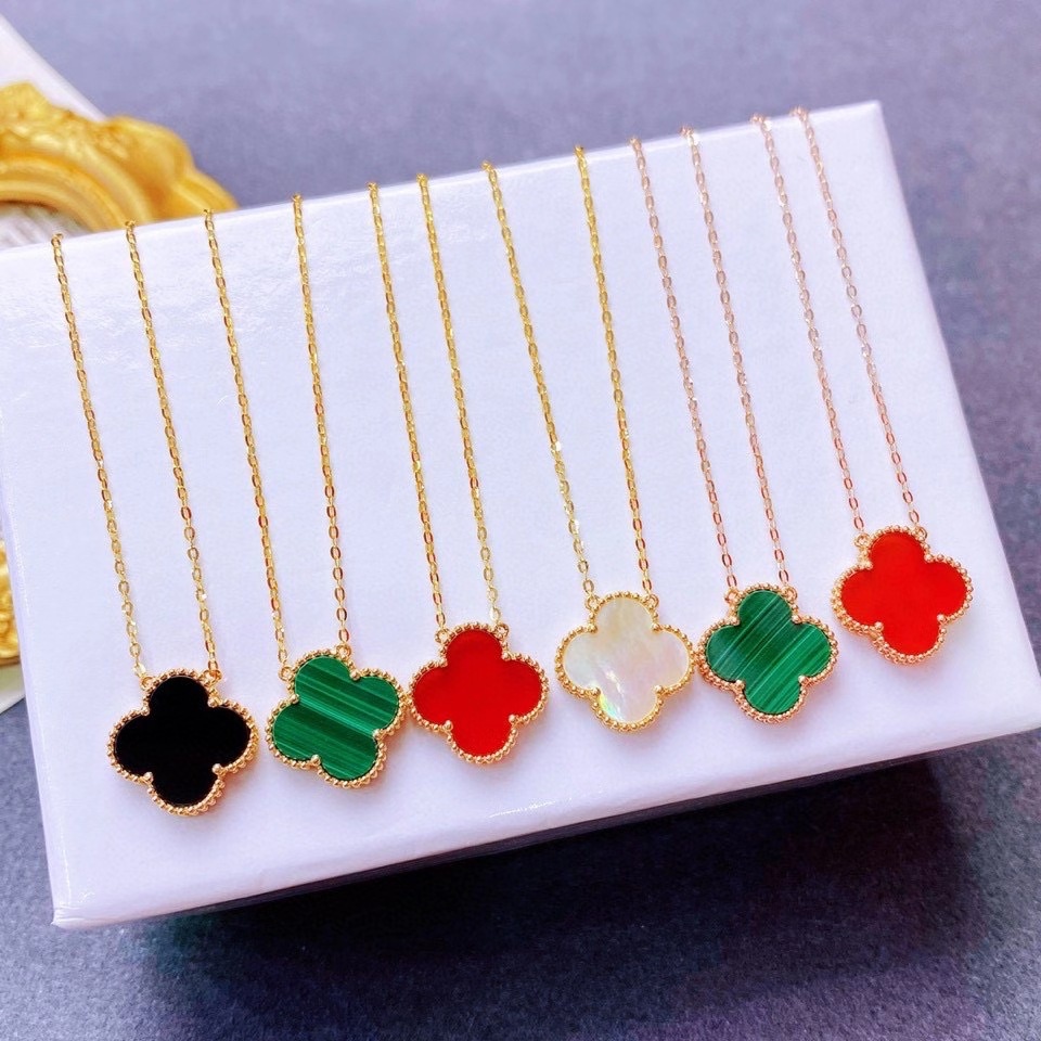 BESFOME Bùng nổ truyền hình trực tiếp! Vòng cổ cỏ bốn lá Phụ nữ Dây chuyền xương đòn Thời trang Mặt dây chuyền Vòng cổ Vàng 18K Mạ vàng hồng Thép titan