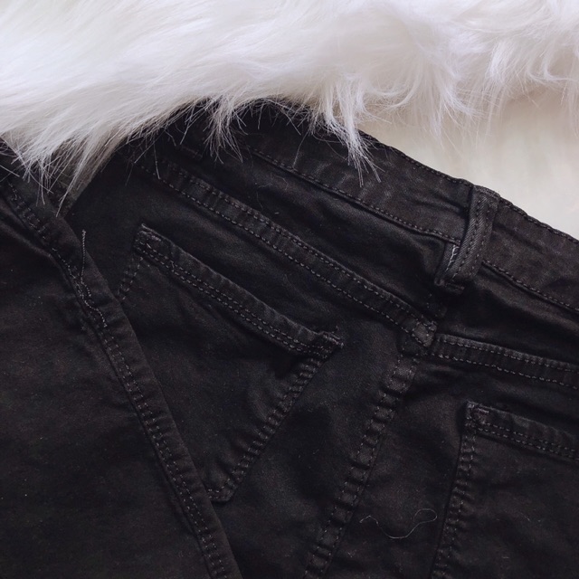 Chân váy jean ôm body size nhỏ co dãn màu đen | BigBuy360 - bigbuy360.vn