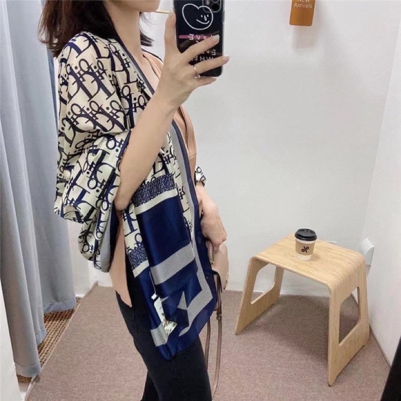 Khăn choàng cổ lụa in chữ màu xanh cao cấp - Maben