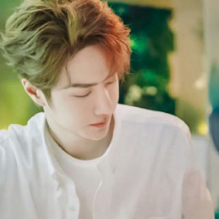 Ván trượt mini Vương Nhất Bác