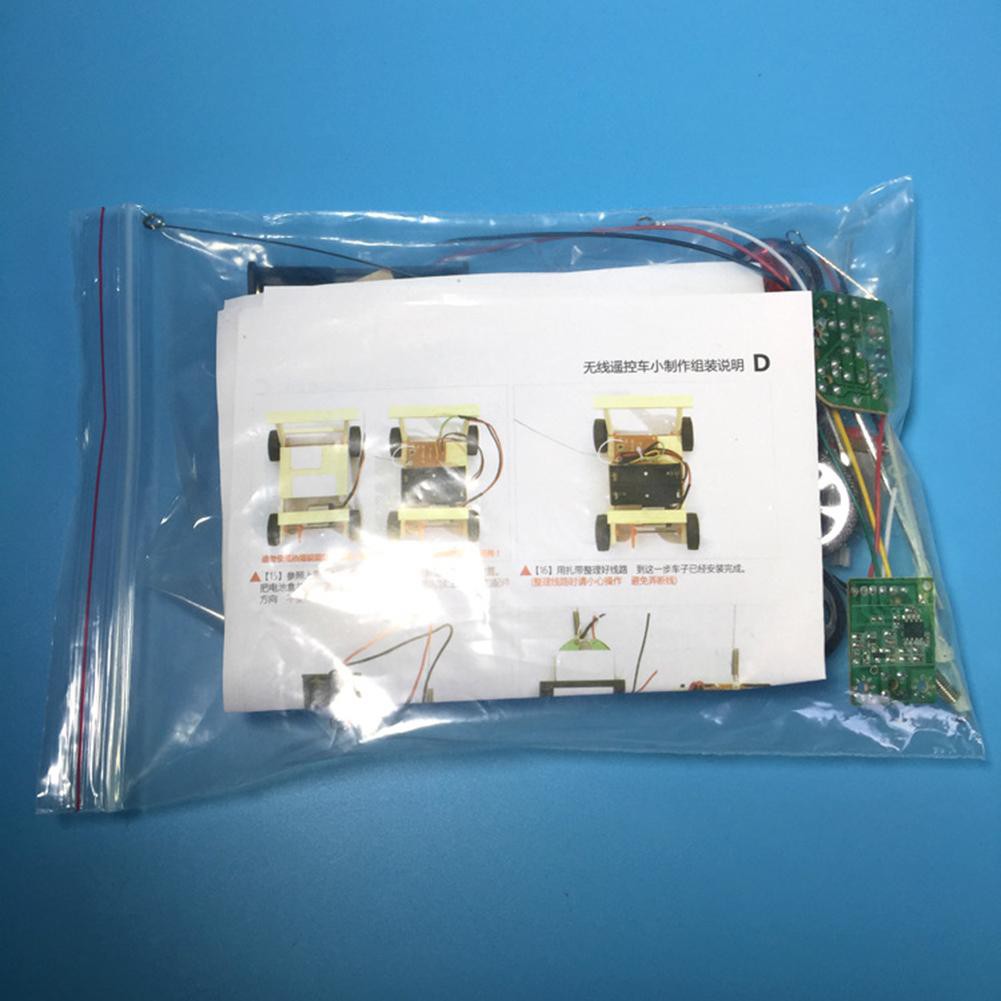 Xe ô tô đồ chơi điều khiển từ xa tự lắp ráp