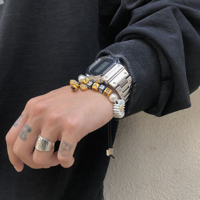 Vòng Tay Ngọc Trai Mặt Hình Con Ong Dễ Thương