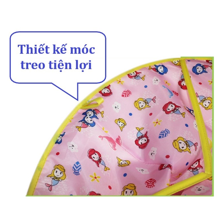 Áo choàng cắt tóc cho bé có máng hứng tóc tiện dụng. Không dính tóc lên người bé