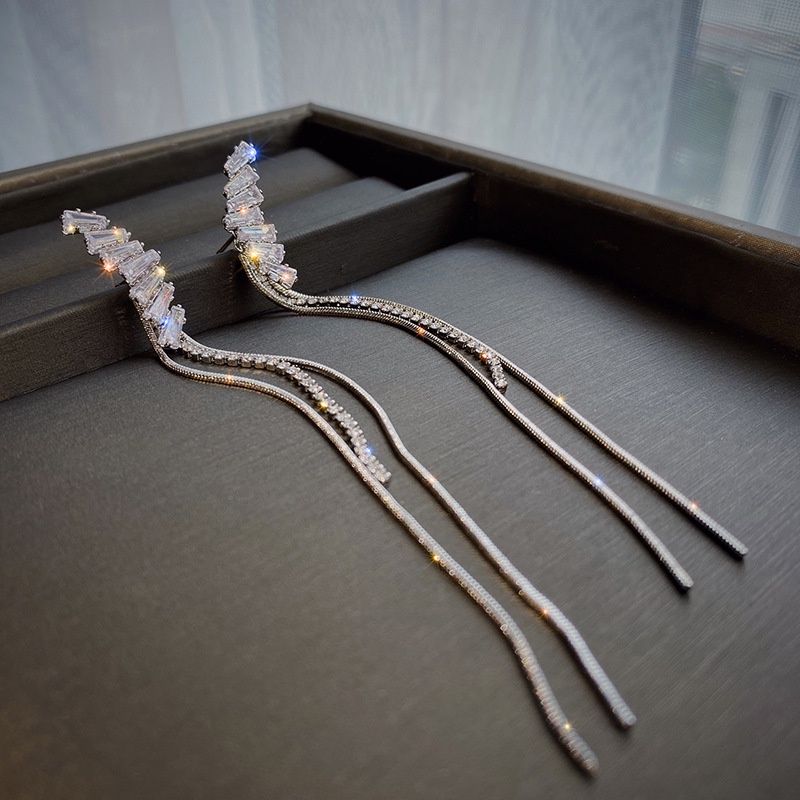 Bông Tai Tua Rua Cánh Thiên Thần Đính Đá Thời Trang