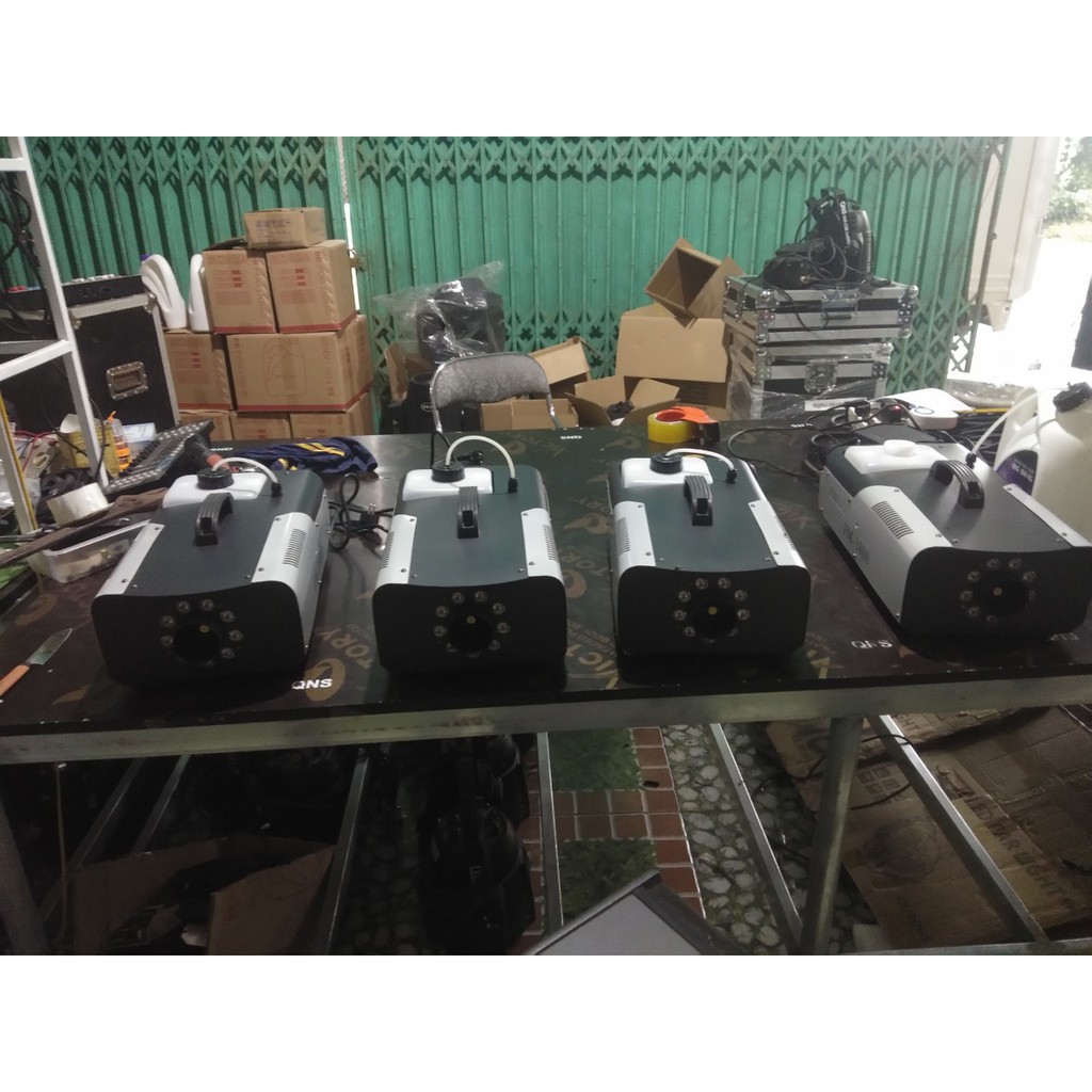 Máy phun khói 1800W