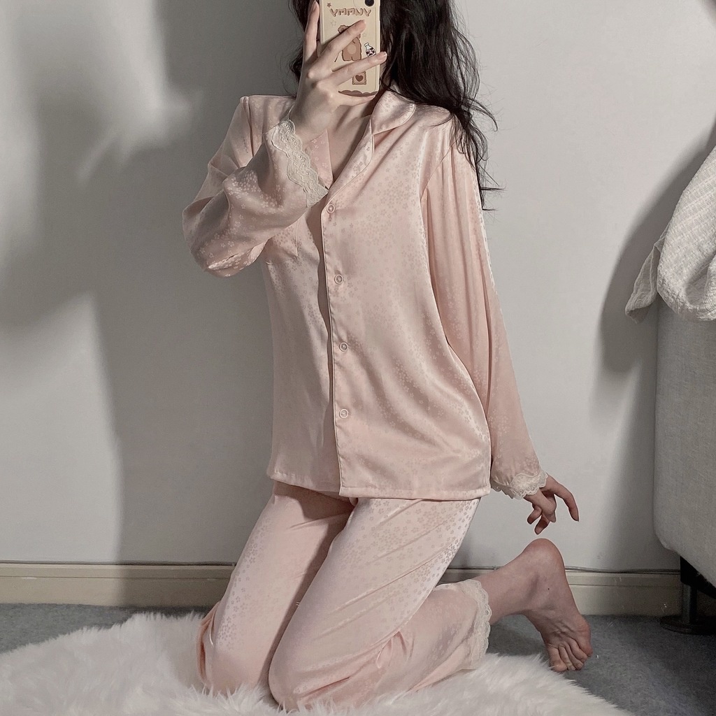 Bộ Đồ Ngủ Tay Dài Chất Lụa Phối Ren Mỏng Thời Trang Xuân Hè Xinh Xắn Cho Nữ