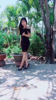 Đầm body trễ vai kèm hình thật
