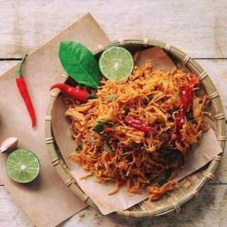 Khô gà lá chanh xé cay