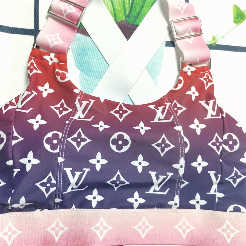 Bộ gym hoạ tiết Lv