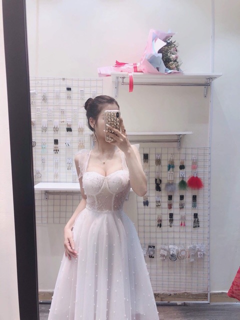 Đầm xoè tay loe đính cườm