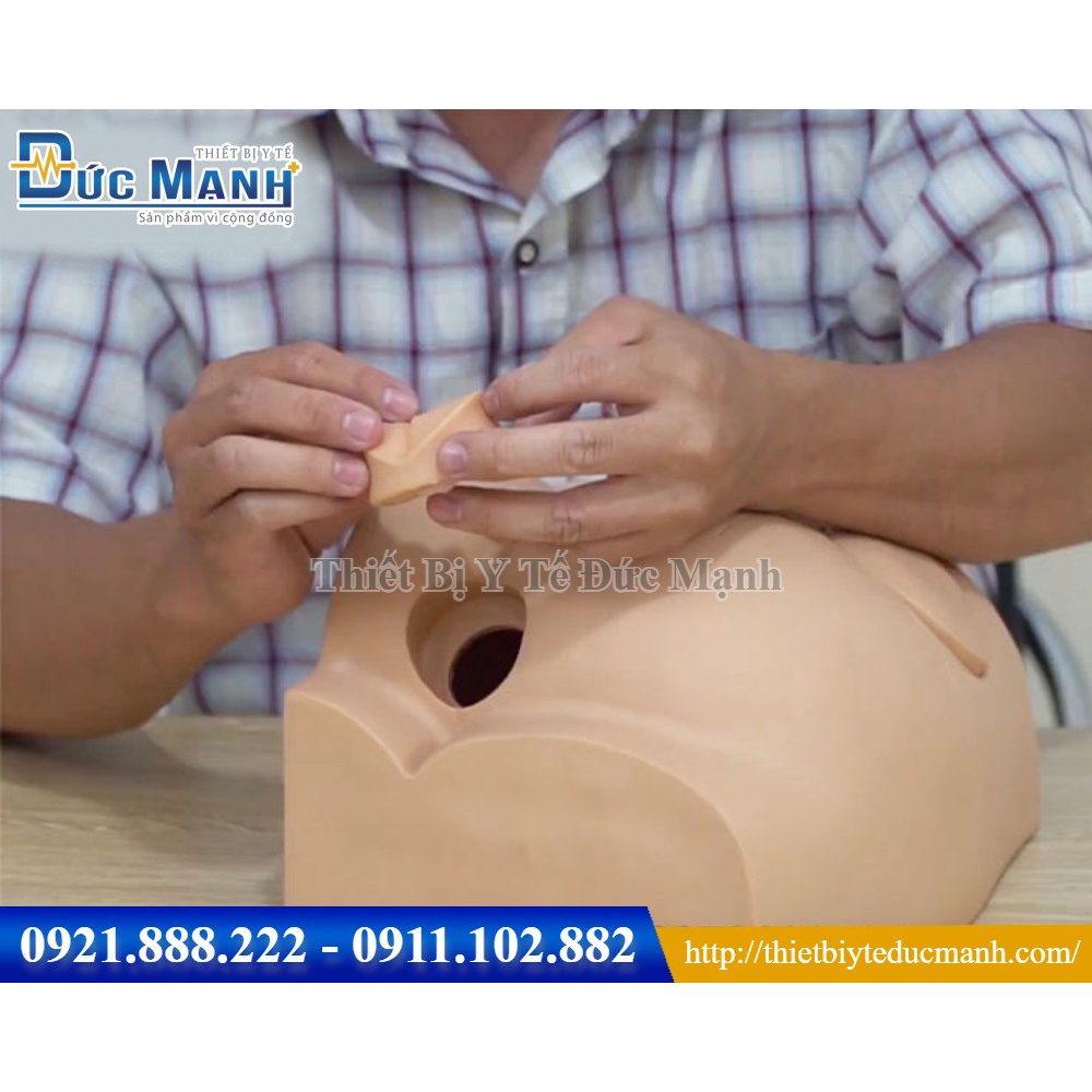 Mô hình tiêm mông kèm thụt tháo