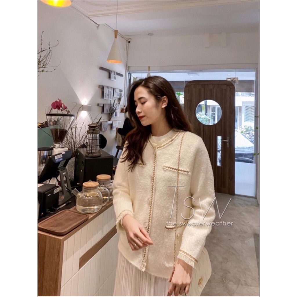 Áo khoác len lông Thảo chi tiểu thư sang chảnh, áo khoác lông thỏ min màng, rất dày dặn và ấm áp.