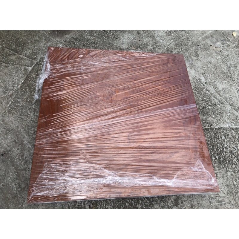 Bệ kê ban Thần tài gỗ thông màu cánh gián bền đẹp