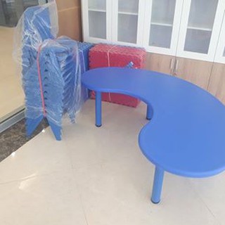 Bàn học trẻ em - bàn hoc sinh - mầm non hình bán nguyệt th01