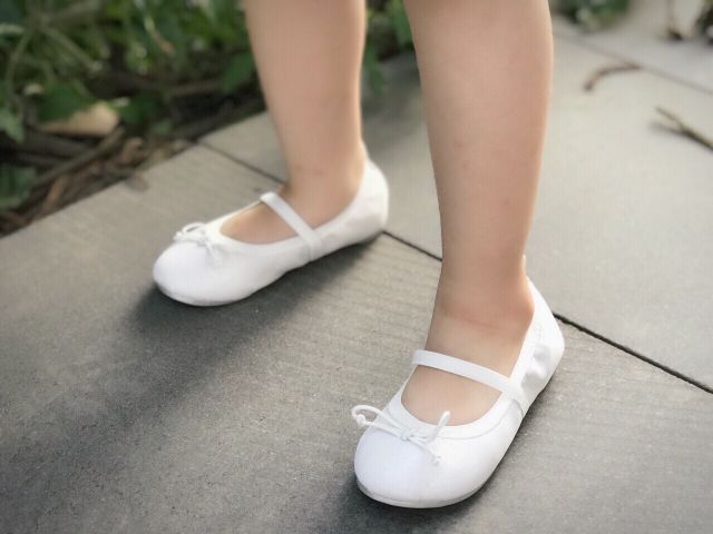 Giày ánh nhũ bé gái