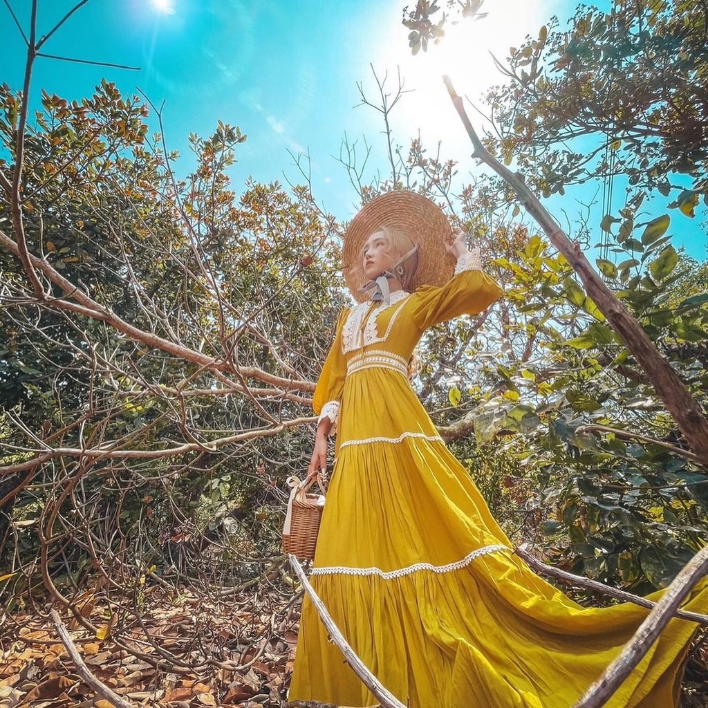 Váy maxi vàng phối ren đi biển dáng xoè phong cách XUKA DRESS
