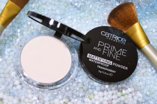 Phấn phủ chống thấm nước Catrice Gesichtspuder Prime And Fine Mattifying Powder Waterproof Translucent