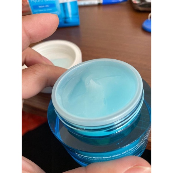 Mỹ phẩm kem dưỡng neu