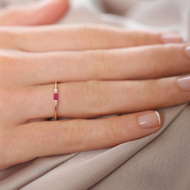 1 Nhẫn Kim Loại Mỏng Đính Đá Thời Trang Cho Nữ