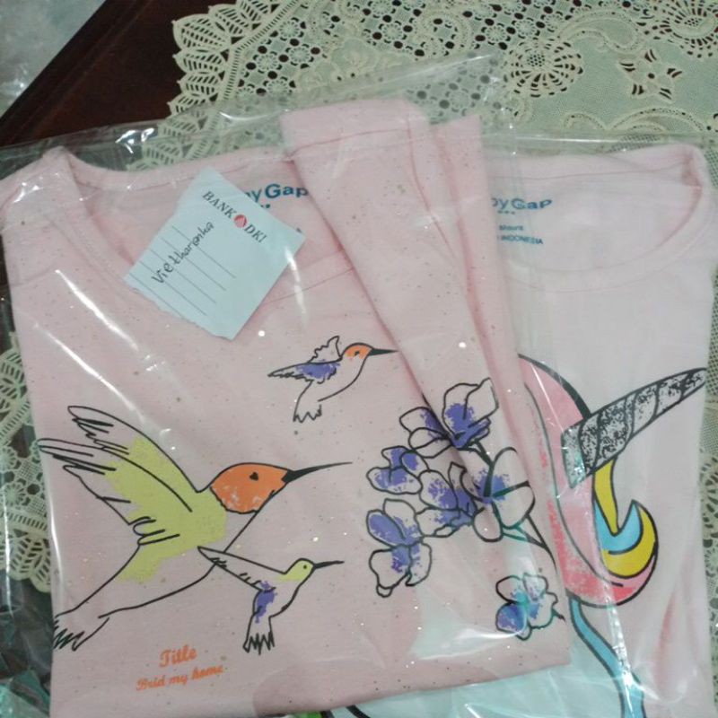 Trẻ em hàng hiệu