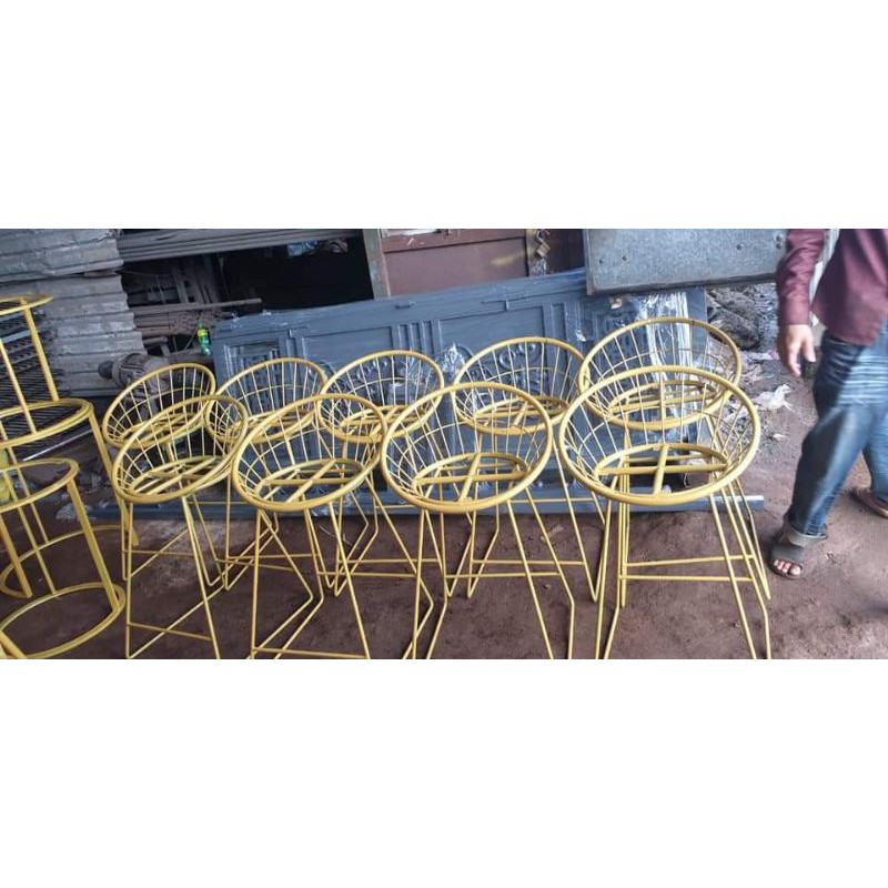 Ghế sắt uốn quầy bar