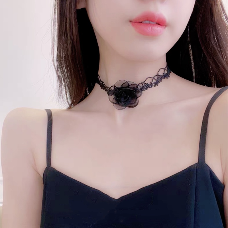 Choker Ren Hoa Hồng Đen Phong Cách Hàn Quốc