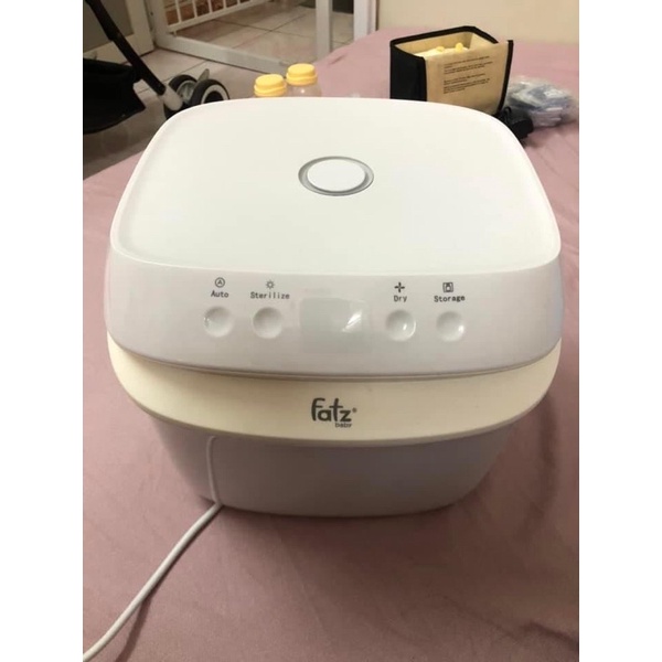 Máy tiệt trùng UV Fatzbaby có chức năng sấy khô FB4700MX