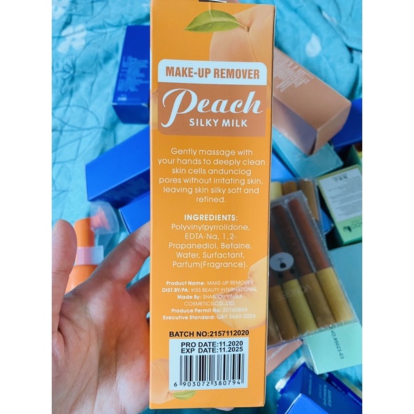 Sữa Rửa Mặt Tạo Bọt Có Đầu Massage Kiss Beauty Peach Silky Milk Deep Cleaning