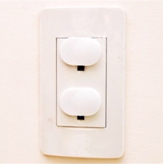 NÚT BỊT LỖ ĐIỆN AN TOÀN CHO BÉ - 000209