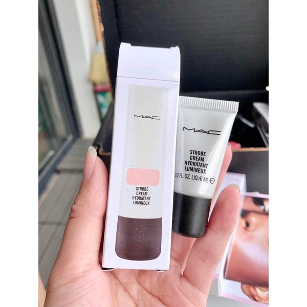 Kem lót căng bóng MAC Strobe Cream