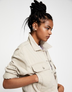 Áo khoác Pull&bear- made in cambodia dư xịn