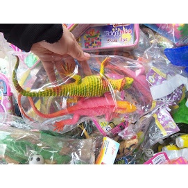 Đồ chơi mô hình tắc kè hoa