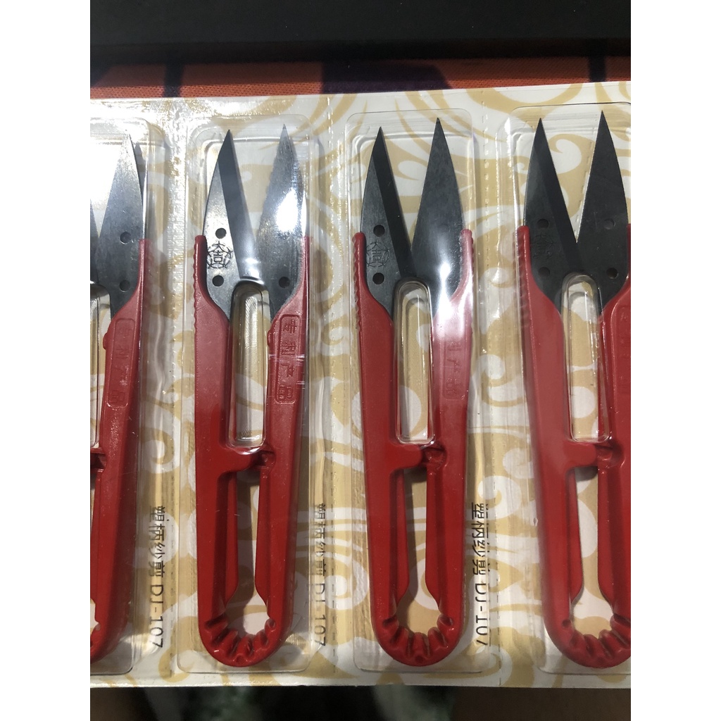 Kéo Bấm Chỉ Cán Nhựa Đỏ Đẹp