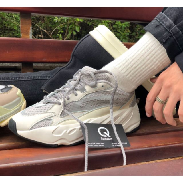 Giày sneaker yz 700 staticc