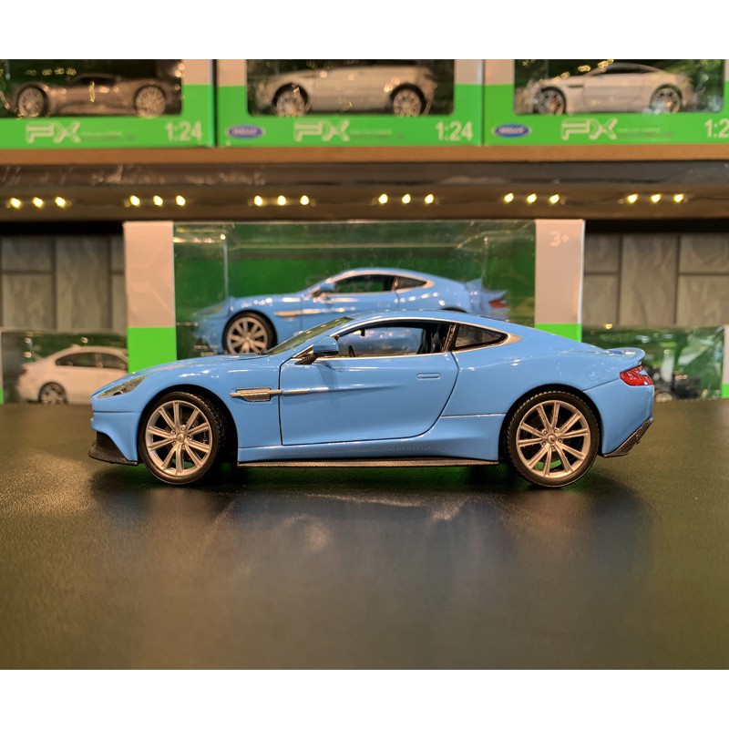 Mô hình trưng bày xe Aston Martin Vanquish tỉ lệ 1:24 Welly màu xanh