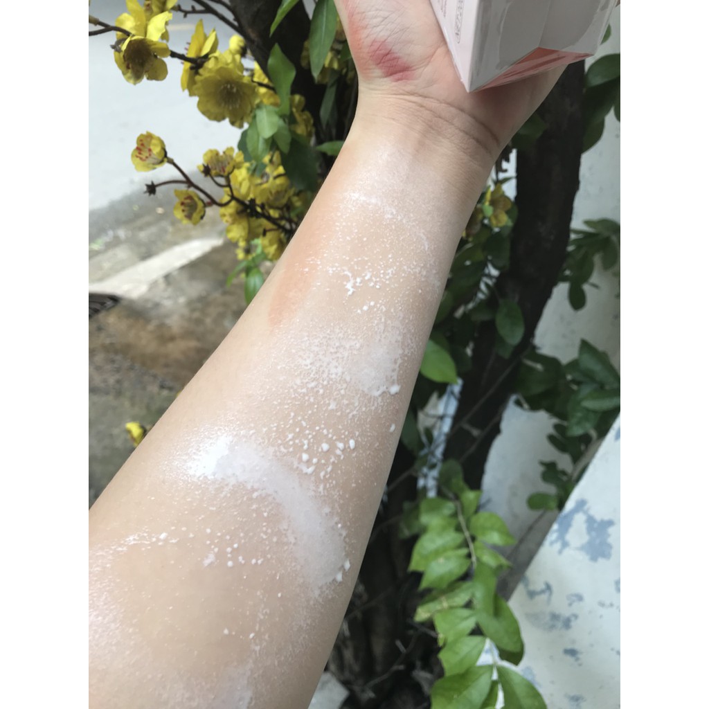 Kem Chống Nắng Toàn Thân Dưỡng Trắng Da Dạng Xịt SUN SCREEN V7