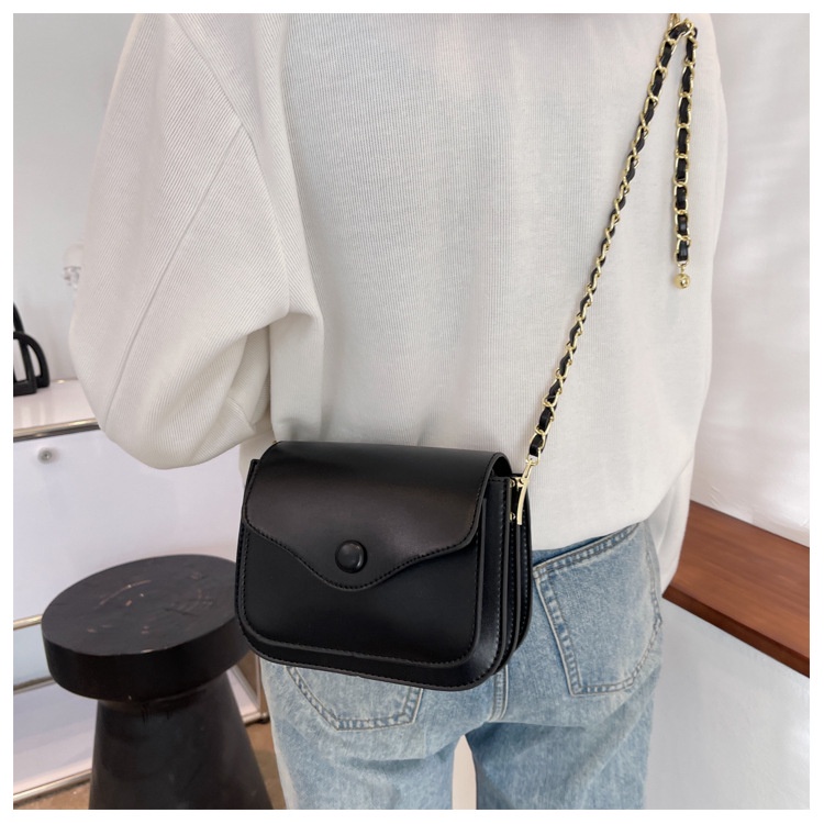 IELGYLadies Chain Messenger Bag Fashion Versatile One Shoulder Small Bag