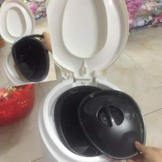 Bệt vệ sinh di động,thích hợp cho nguòi già,ng ốm,khó đi lại,ng hay đi tiểu nhất là mùa lạnh.thiết kế lịch sự,chắc chắn,