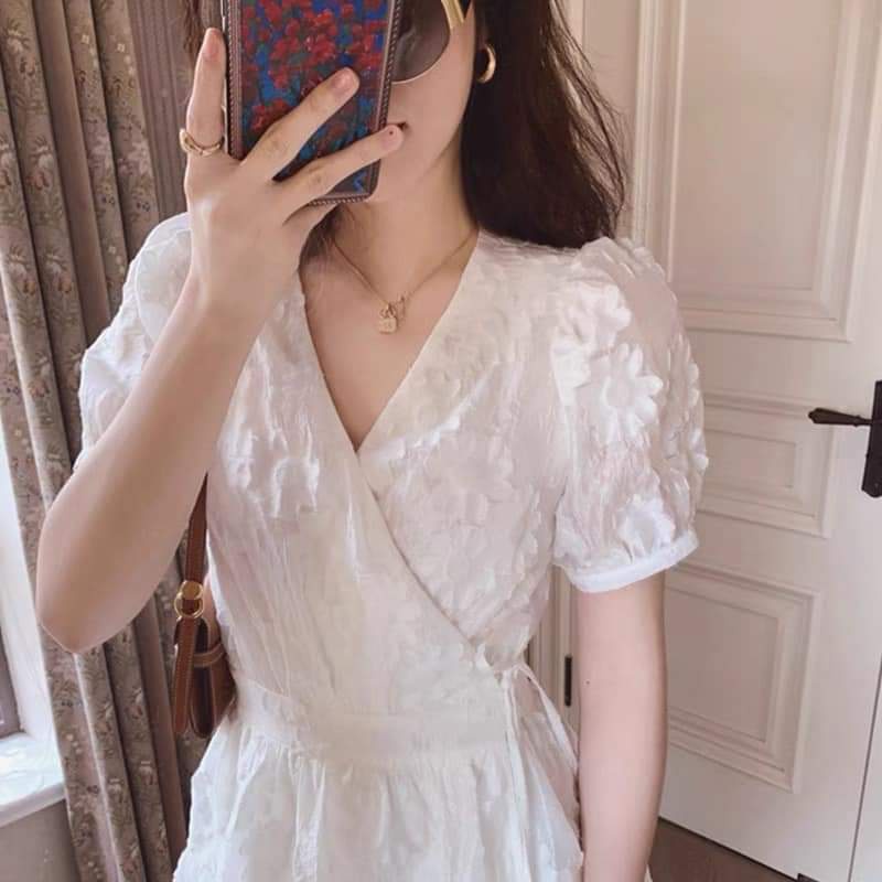 Váy hoa nổi thắt eo tiểu thư