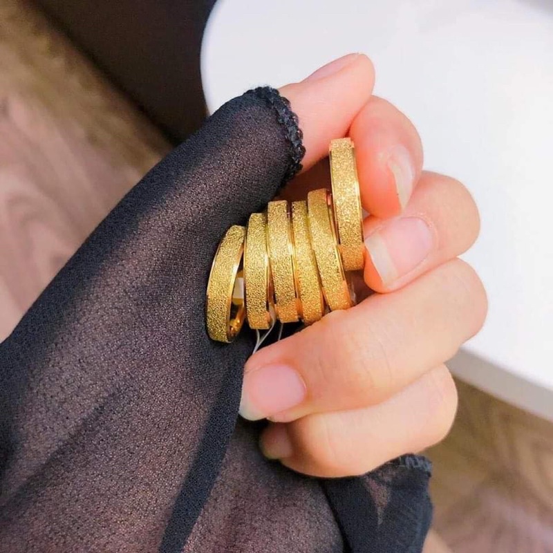 Nhẫn phun cát titan mang không đen, không phai màu 024.17