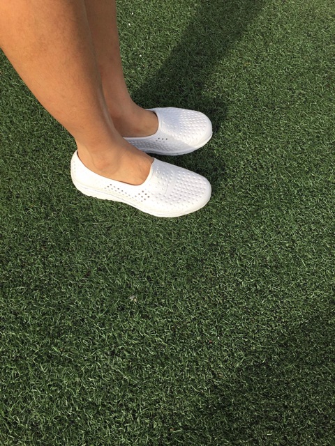 Giày nhựa cho nữ