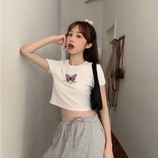 Áo croptop ôm hình