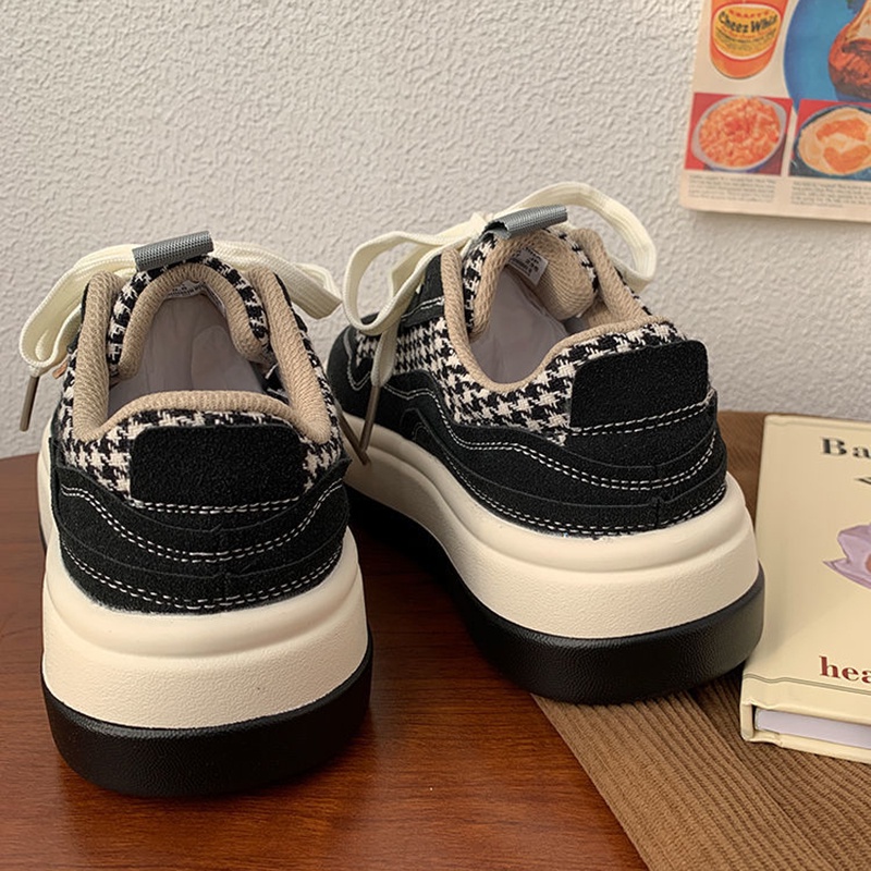 Giày sneaker IELGY đế dày mũi tròn dễ phối đồ phong cách Nhật Bản 2 màu dễ thương dành cho nữ