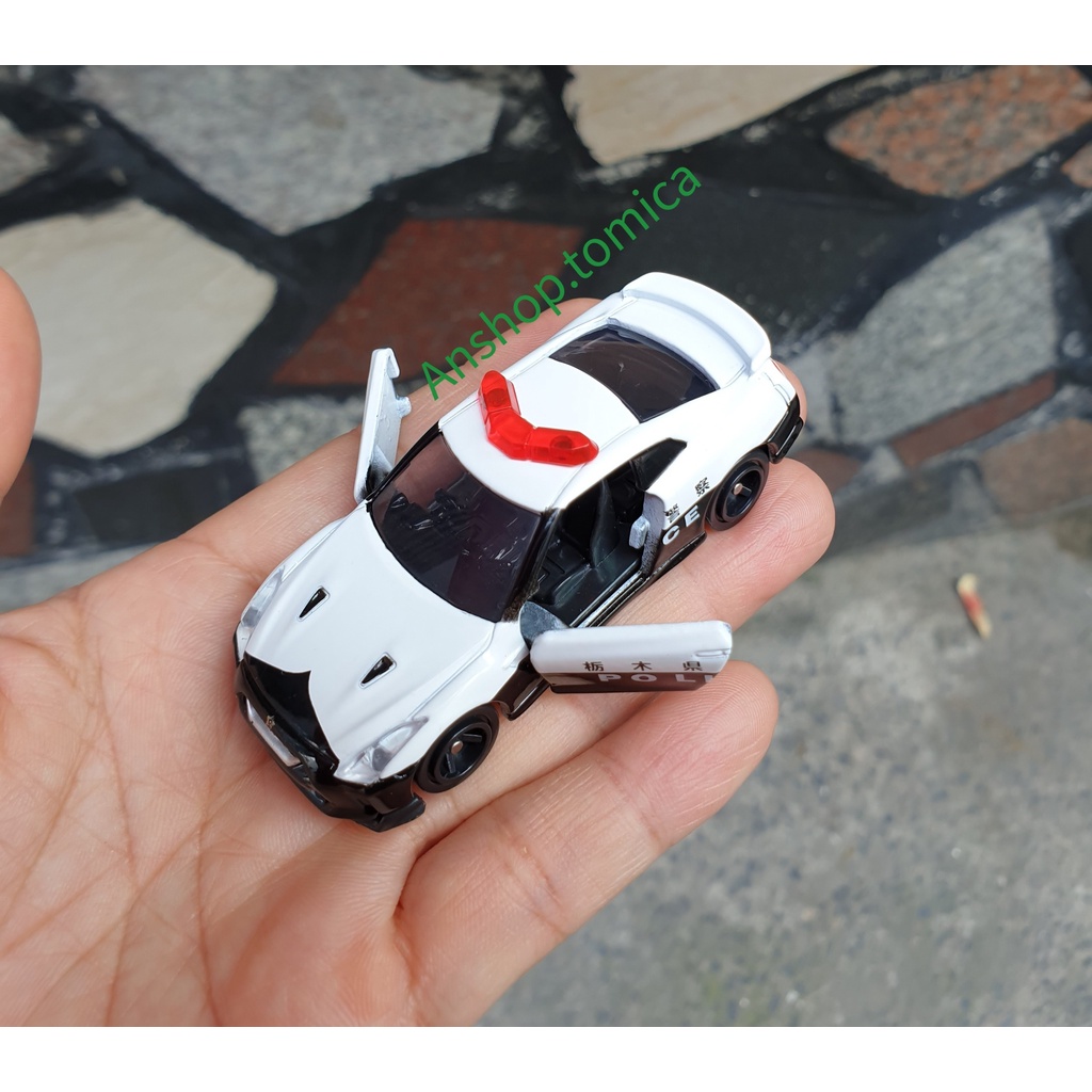 Mô hình xe C.Sát Nissan GT-R màu trắng mở được cửa tomica Nhật Bản No105