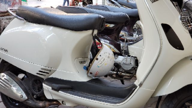 Móc treo đồ cho xe vespa