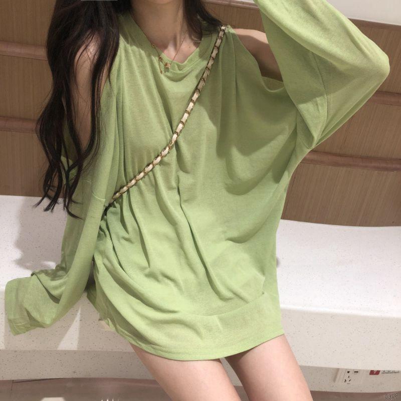 Áo thun nữ hở vai cổ tròn kiểu Hàn Quốc